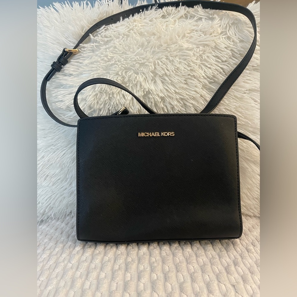 Michael Kors Elegant Black Crossbody Bag
